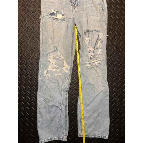 Aeropostale 90s Baggy High Waisted Distressed Light Wash Jeans Size 2 Reg - Picture 3 of 9